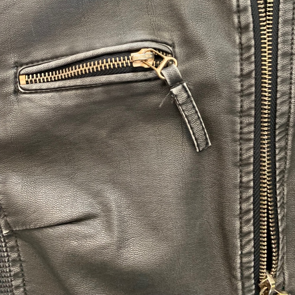 Fleece lined motto jacket w/gold zippers - Picture 3 of 6